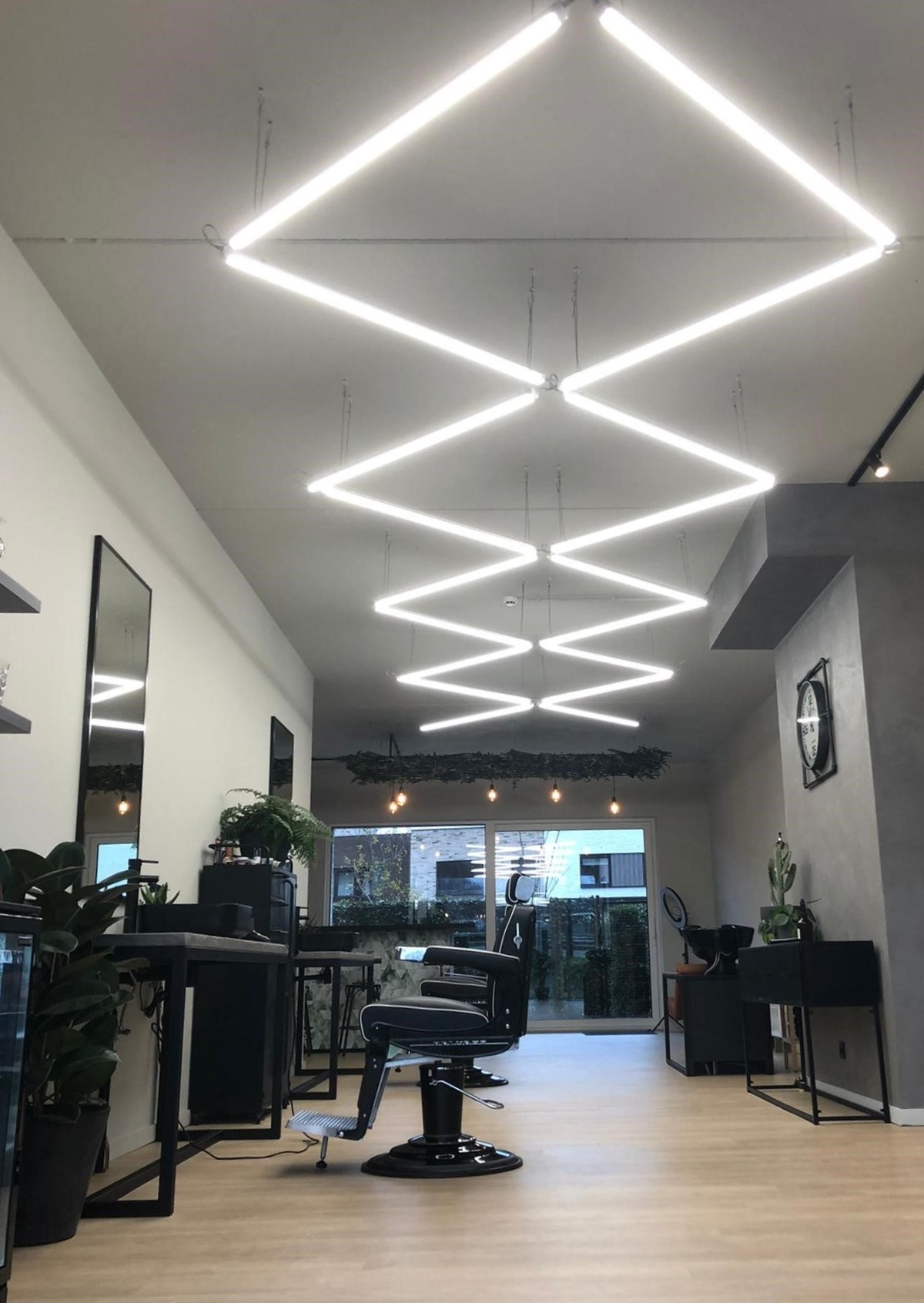 kappersstoel, kinder, onderhoud, zacht licht, interieur